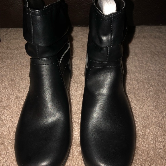 Brand new black ankle booties - Picture 1 of 2